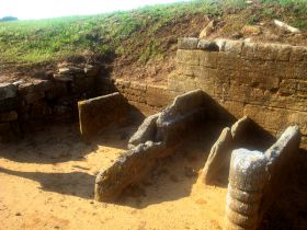 ETRUSCAN GRAVES